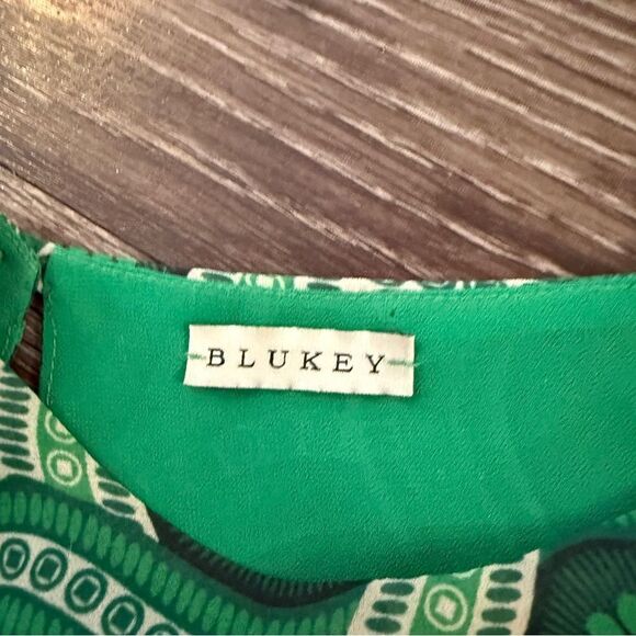 Blukey Open Slit Sleeveless Tunic - Picture 2 of 5